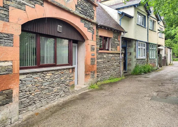 2 The Stables